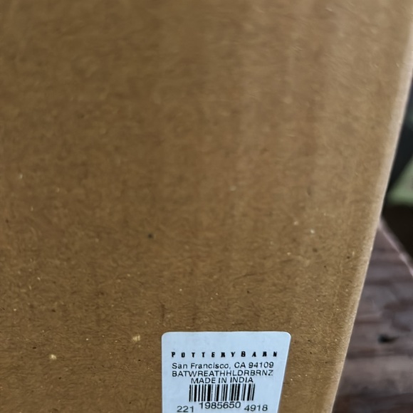 Pottery Barn 🦇 Bat Wreath Holder BNIB AMAZING! - Picture 8 of 8